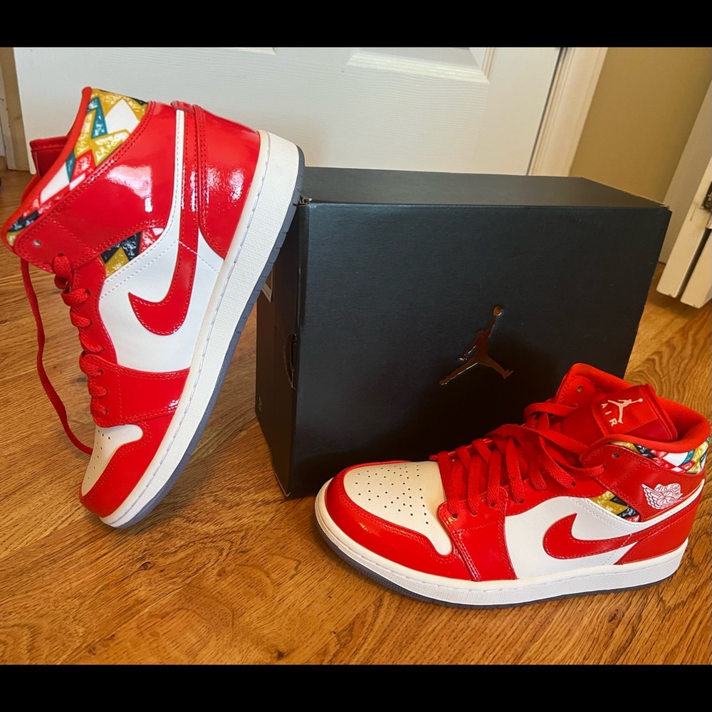 Air Jordan 1 Mid SE Barcelona Chili Red/Pollen/White